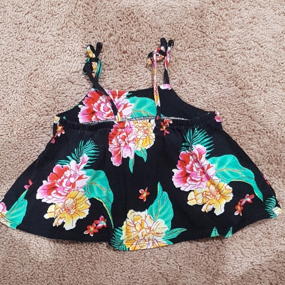 Old Navy, Summer tanks floral - Picture 2 of 2